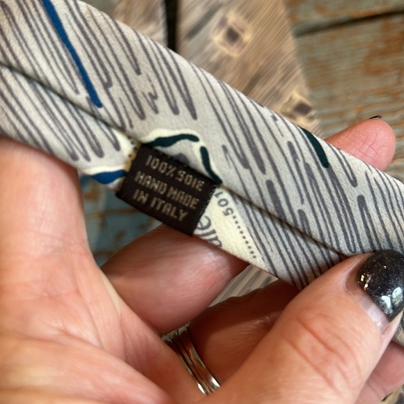 Vintage Valentino Blue and Gray Silk Tie Made in Paris - Picture 3 of 4